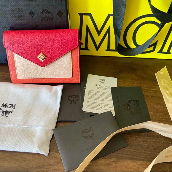 MCM Wallet. Leather - Picture 8 of 11